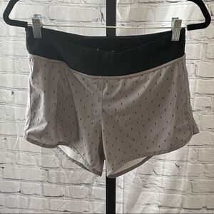 Lucy Grey and Black Printed Shorts Size Small